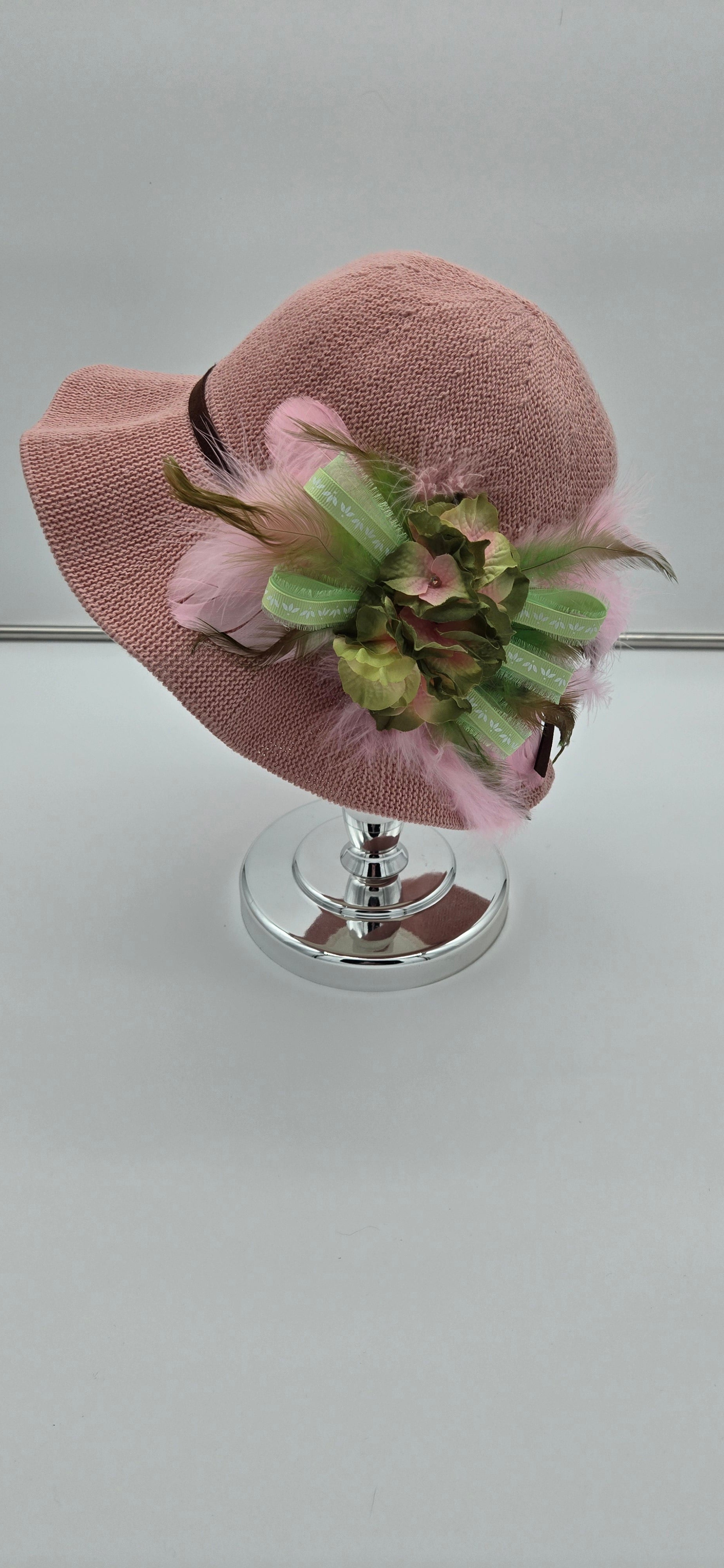 Sweet and simple hat clip